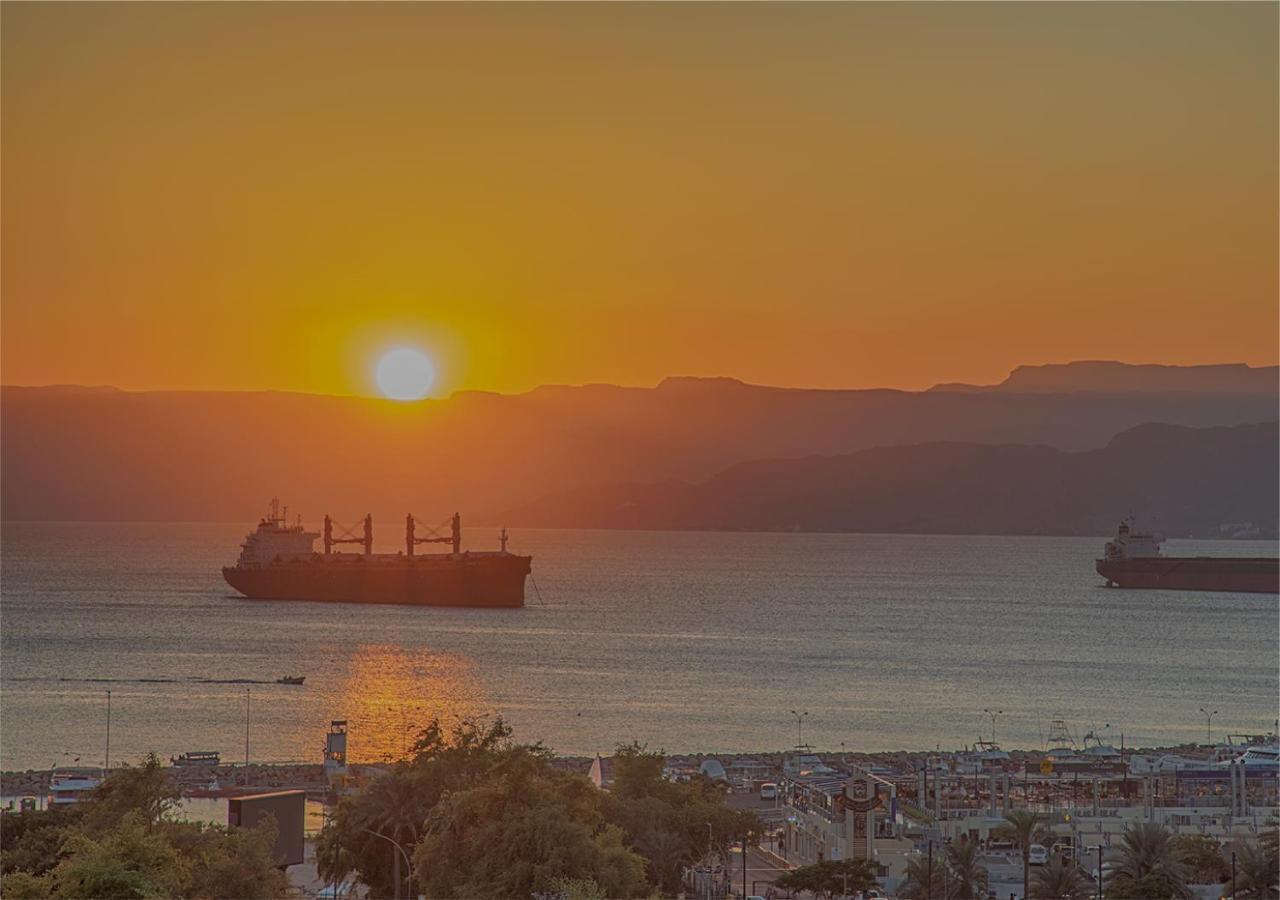 Shweiki International Hotel Aqaba Exterior photo